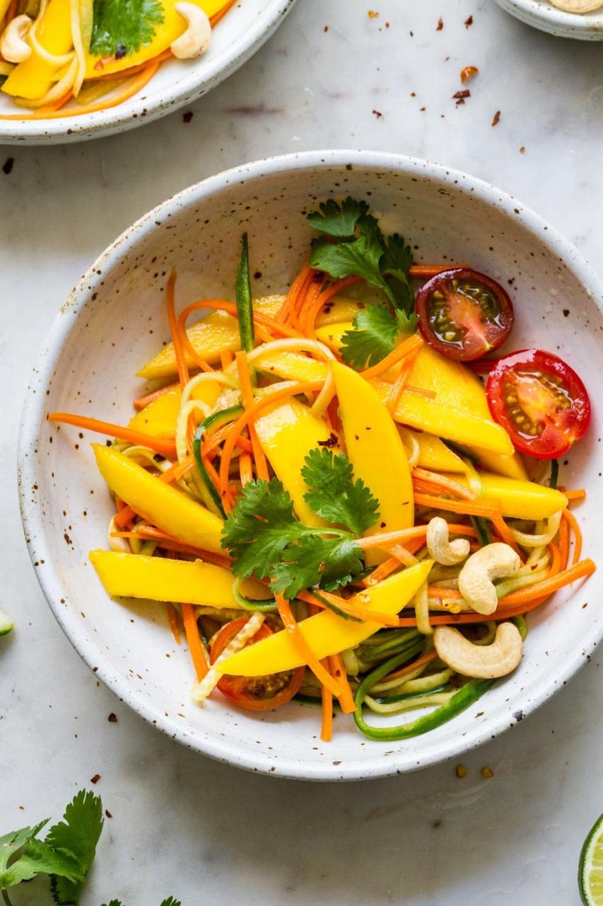 Spicy Thai Mango Salad - The Simple Veganista