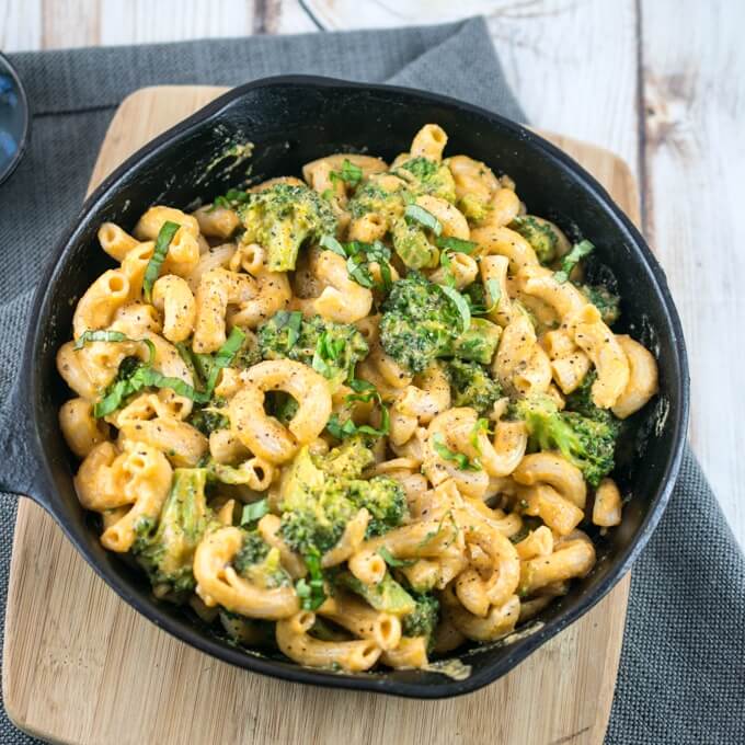 Steps by steps Vegan Mac & Cheese with Broccoli