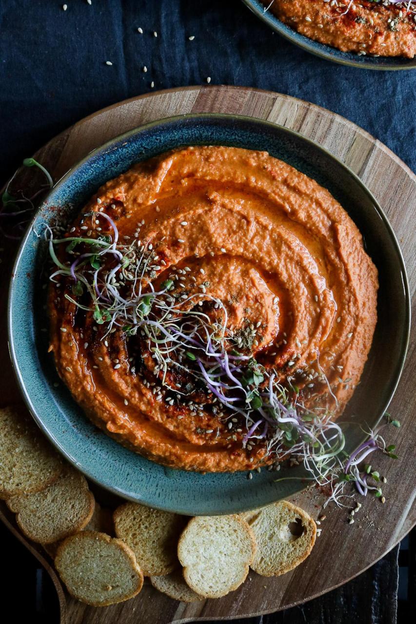 Roasted Garlic & Red Pepper Hummus | Pick Up Limes